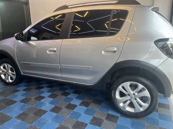RENAULT SANDERO 1.6 16V SCE FLEX STEPWAY MANUAL RENAULT SANDERO 1.6 16V SCE FLEX STEPWAY MANUAL